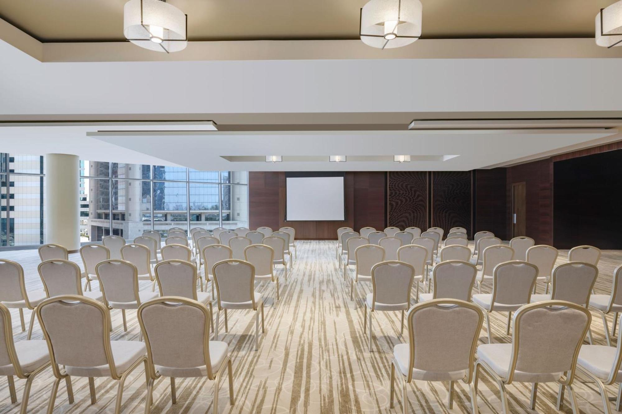 Le Meridien City Center ドーハ エクステリア 写真