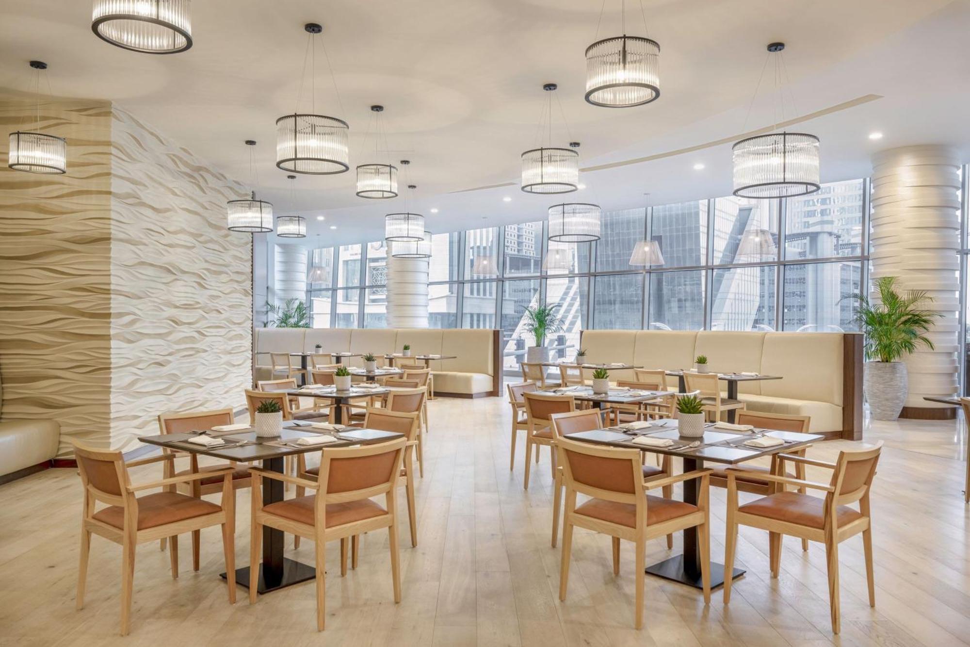 Le Meridien City Center ドーハ エクステリア 写真