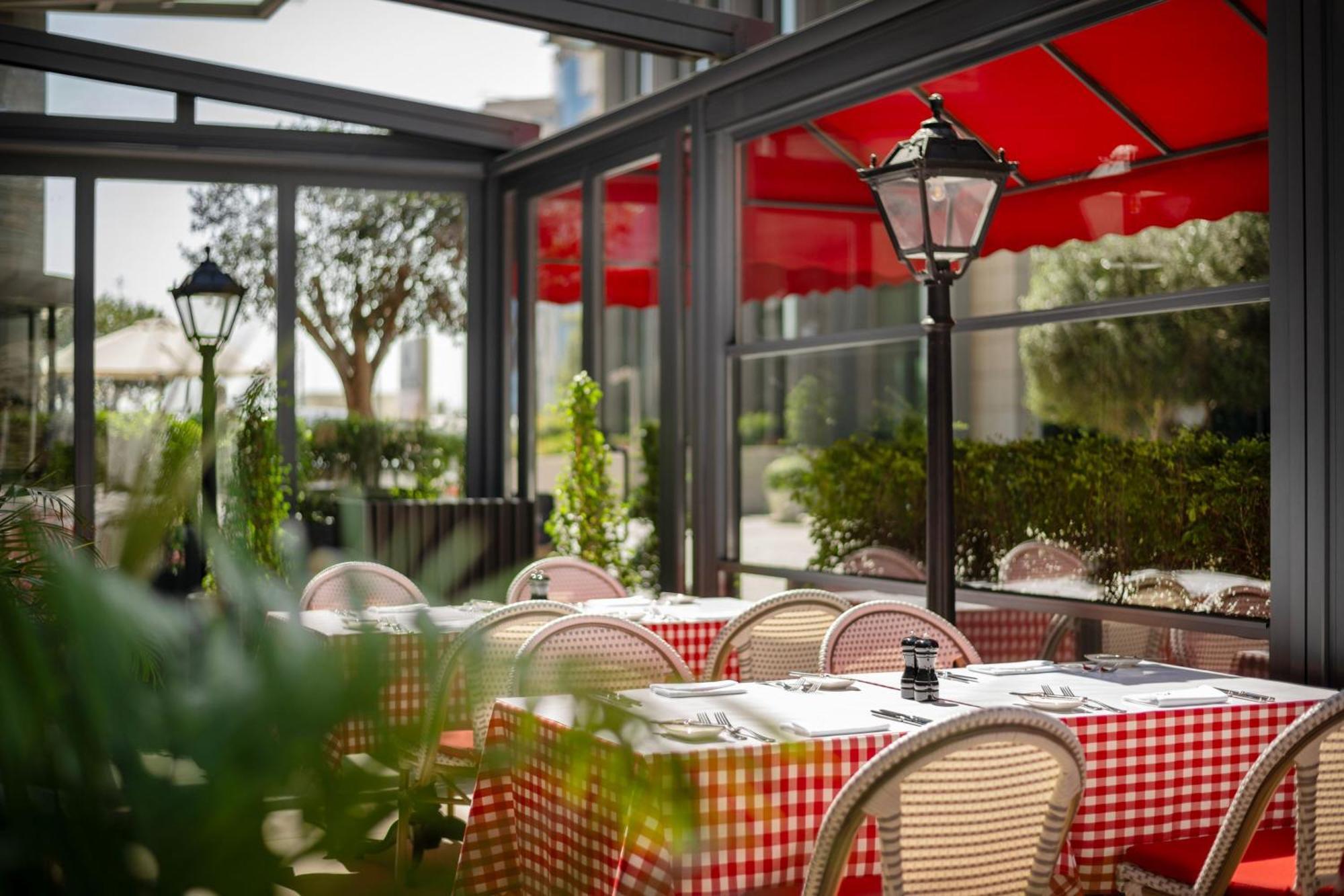 Le Meridien City Center ドーハ エクステリア 写真